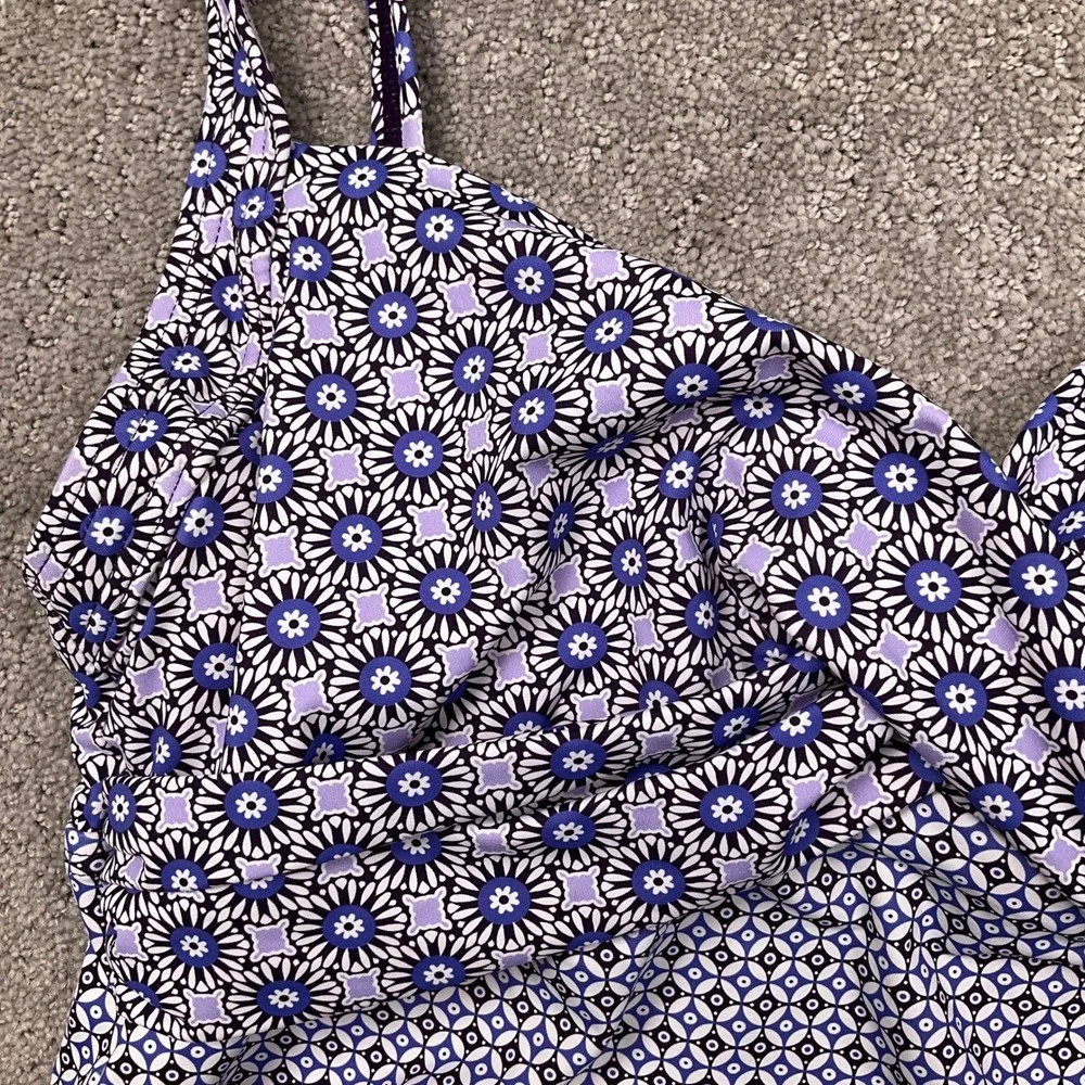Lands End Tankini Top Womens‎ 2 Purple Blue Geometric Floral Twist Front